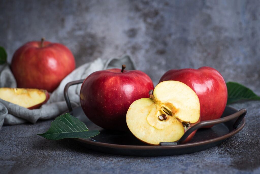 Red apples in a bowl