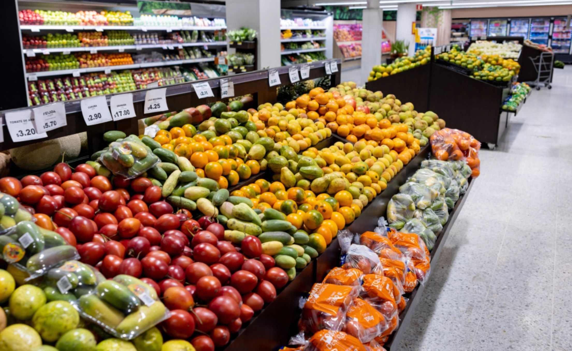 Fresh produce aisle for wholesale sourcing